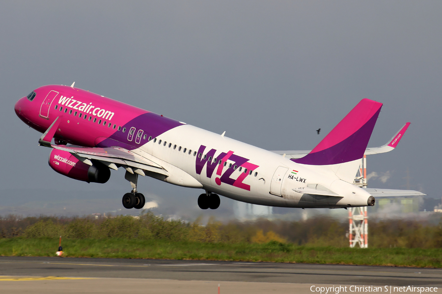 Wizz Air Airbus A320-232 (HA-LWX) | Photo 106472