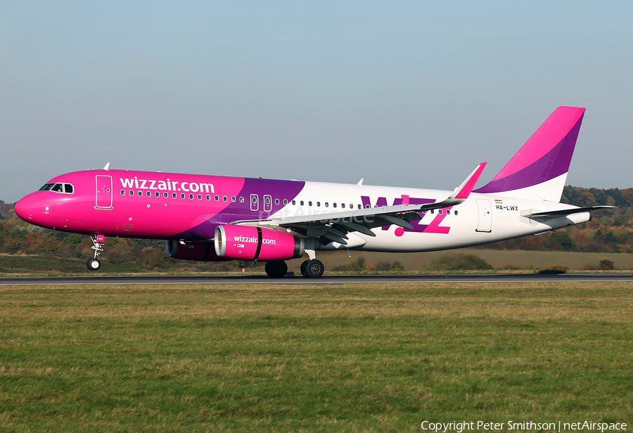 Wizz Air Airbus A320-232 (HA-LWX) | Photo 375408