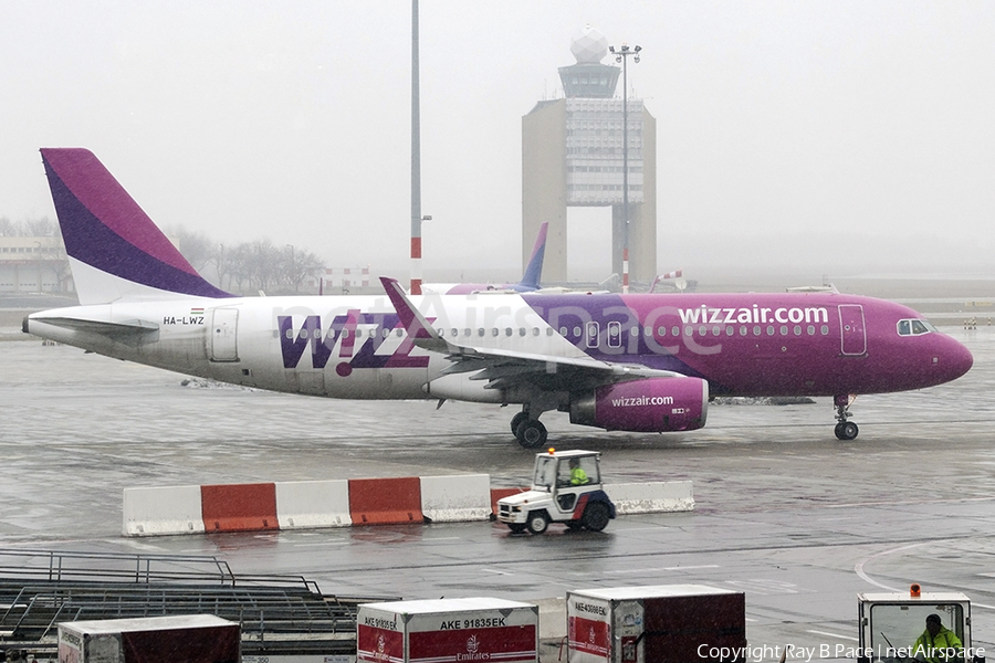 Wizz Air Airbus A320-232 (HA-LWZ) | Photo 222193