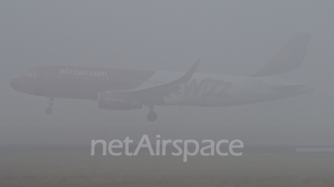 Wizz Air Airbus A320-232 (HA-LWZ) at  Eindhoven, Netherlands