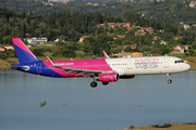 Wizz Air Airbus A321-231 (HA-LXA) at  Corfu - International, Greece