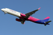 Wizz Air Airbus A321-231 (HA-LXA) at  Corfu - International, Greece