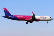 Wizz Air Airbus A321-231 (HA-LXC) at  Warsaw - Frederic Chopin International, Poland