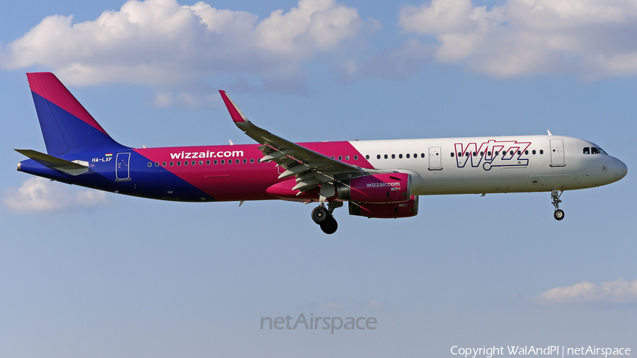 Wizz Air Airbus A321-231 (HA-LXF) | Photo 454308