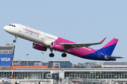 Wizz Air Airbus A321-231 (HA-LXG) at  Warsaw - Frederic Chopin International, Poland