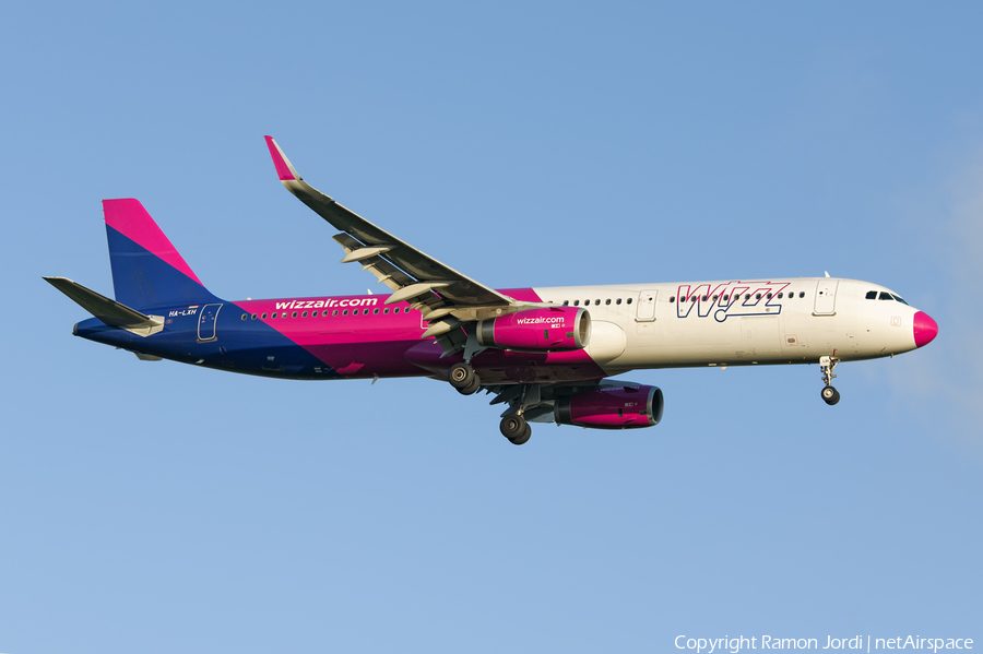 Wizz Air Airbus A321-231 (HA-LXH) | Photo 182062