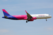 Wizz Air Airbus A321-231 (HA-LXJ) at  Budapest - Ferihegy International, Hungary