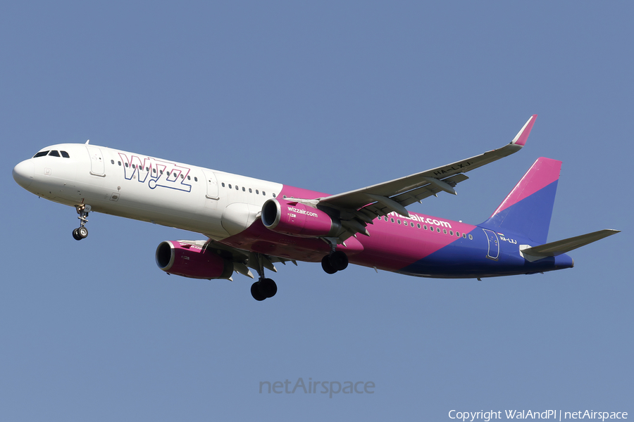 Wizz Air Airbus A321-231 (HA-LXJ) | Photo 567407
