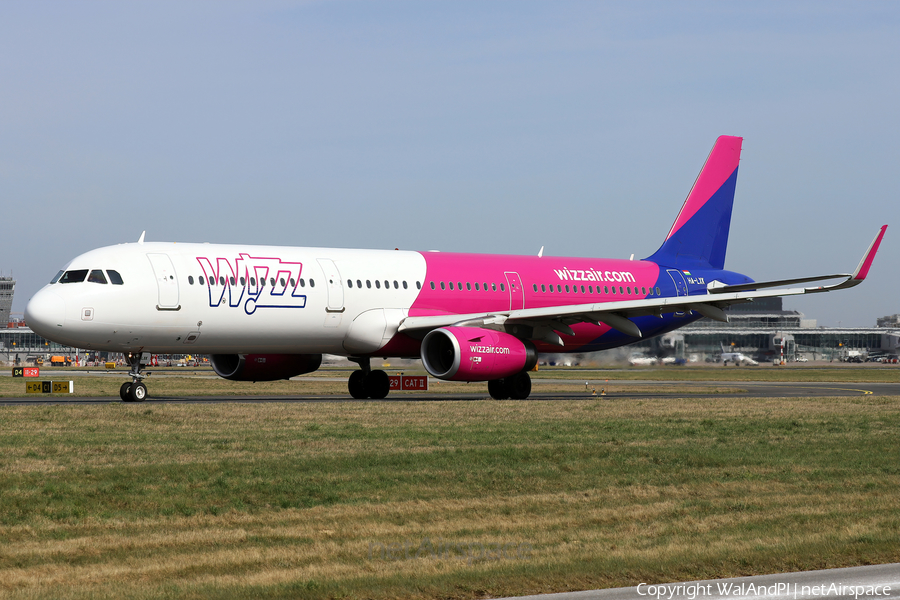 Wizz Air Airbus A321-231 (HA-LXK) | Photo 504085