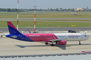 Wizz Air Airbus A321-231 (HA-LXL) at  Warsaw - Frederic Chopin International, Poland