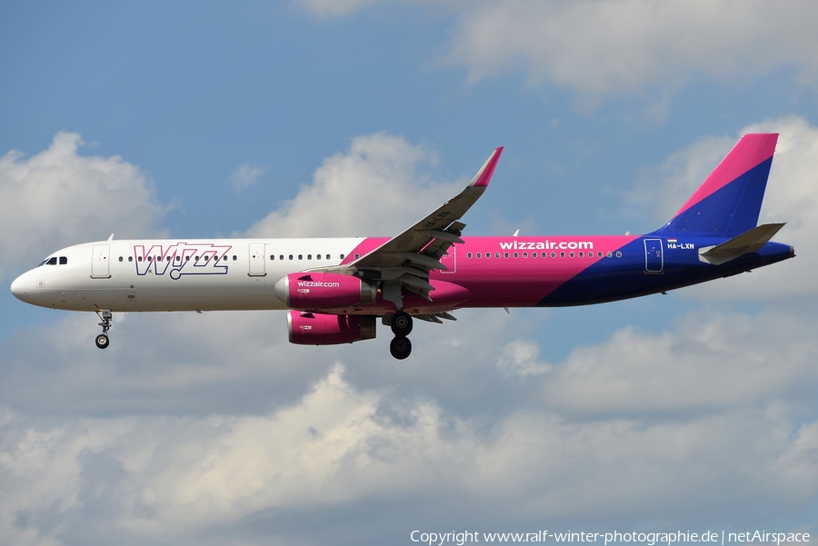 Wizz Air Airbus A321-231 (HA-LXN) | Photo 385956