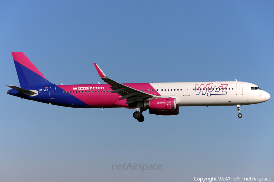 Wizz Air Airbus A321-231 (HA-LXN) | Photo 478637