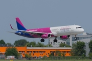 Wizz Air Airbus A321-231 (HA-LXP) at  Warsaw - Frederic Chopin International, Poland