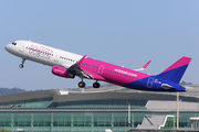 Wizz Air Airbus A321-231 (HA-LXQ) at  Barcelona - El Prat, Spain