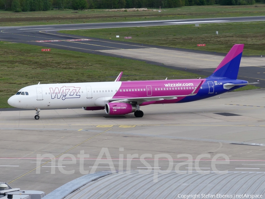 Wizz Air Airbus A321-231 (HA-LXR) | Photo 315809