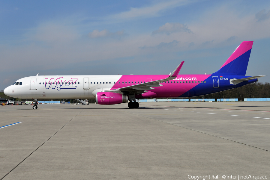 Wizz Air Airbus A321-231 (HA-LXS) | Photo 305870