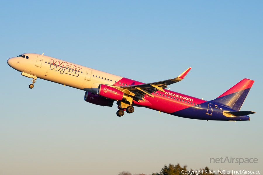 Wizz Air Airbus A321-231 (HA-LXS) | Photo 489644