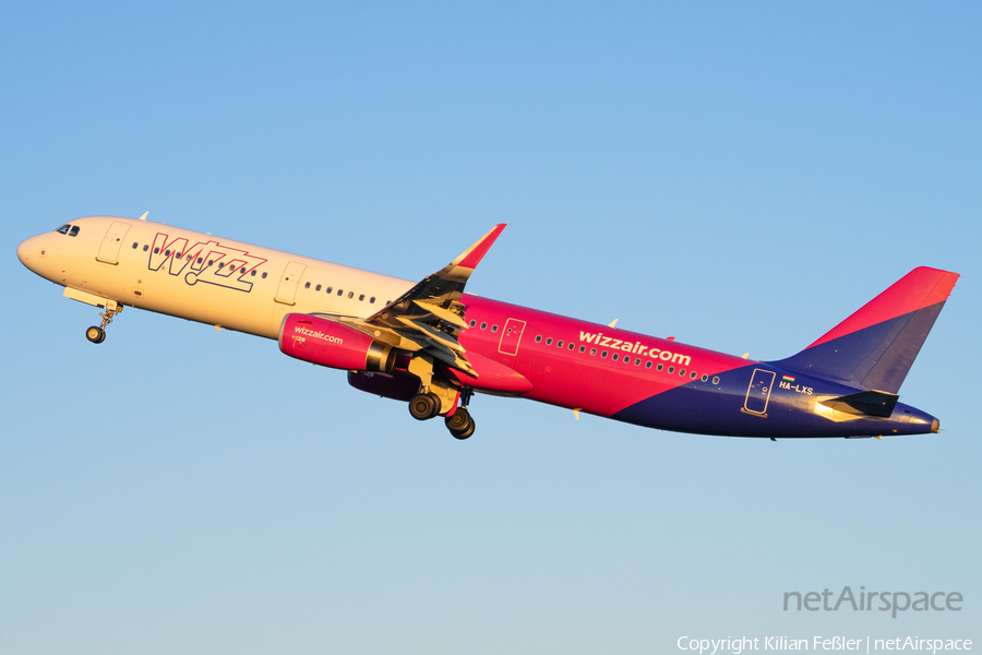 Wizz Air Airbus A321-231 (HA-LXS) | Photo 489645