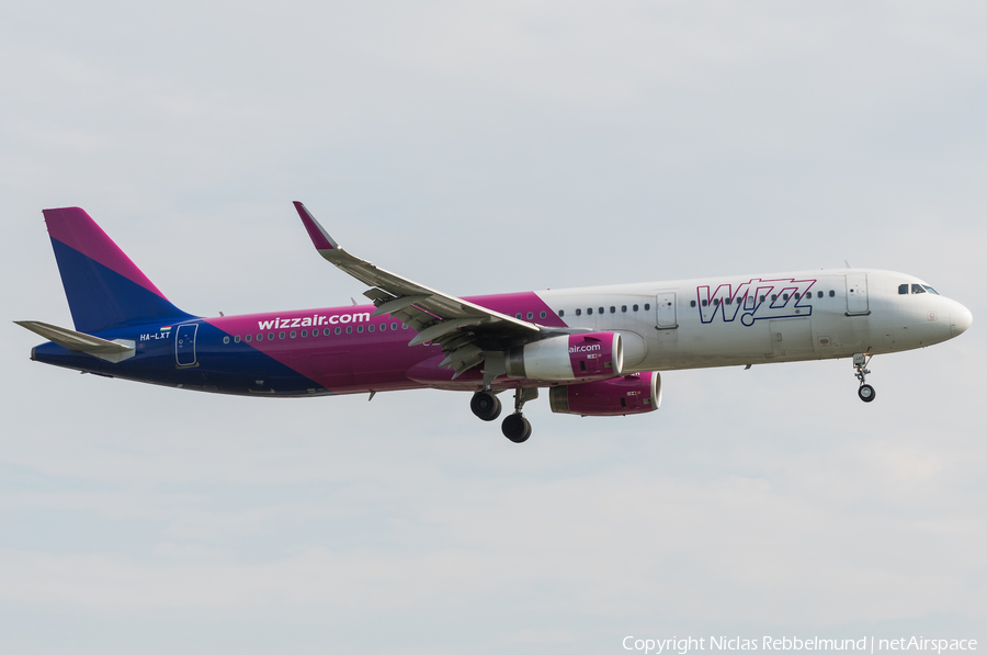 Wizz Air Airbus A321-231 (HA-LXT) | Photo 264204