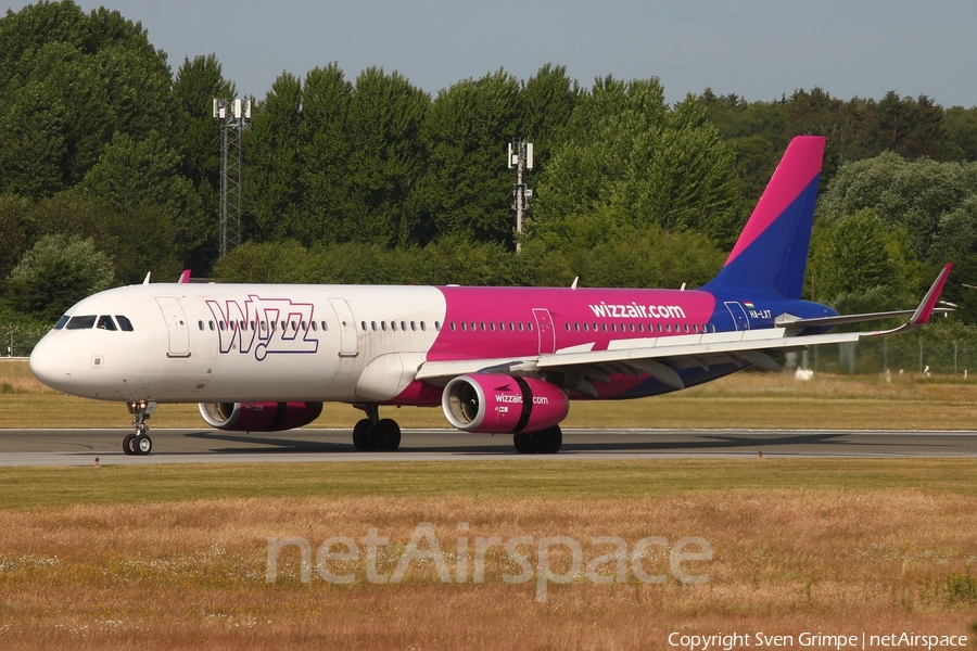 Wizz Air Airbus A321-231 (HA-LXT) | Photo 513898