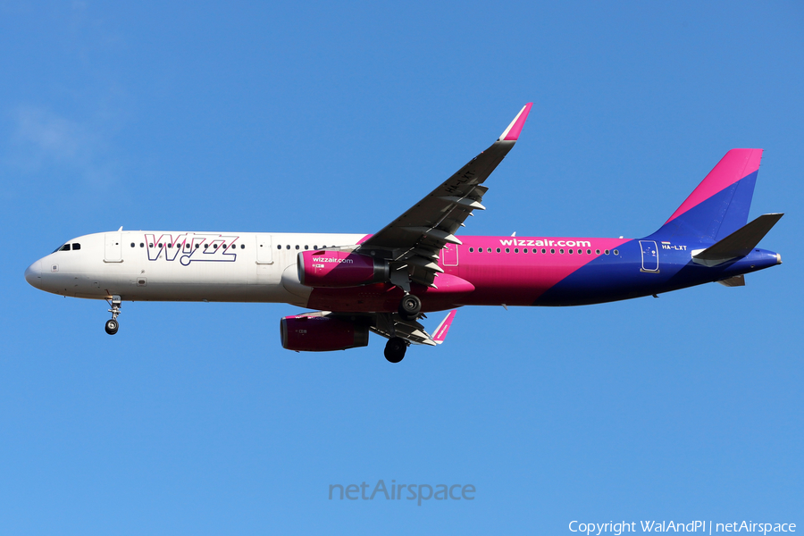 Wizz Air Airbus A321-231 (HA-LXT) | Photo 494602