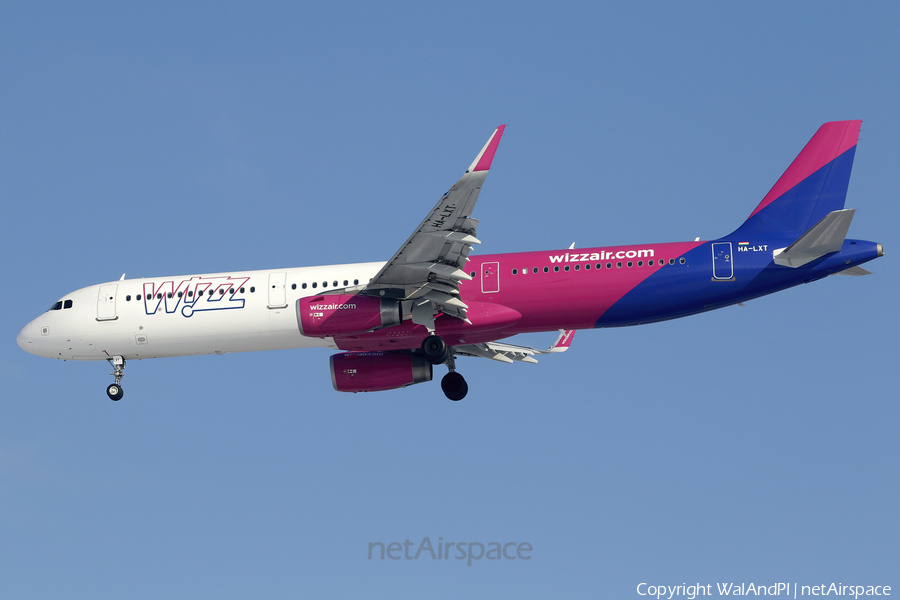 Wizz Air Airbus A321-231 (HA-LXT) | Photo 549733