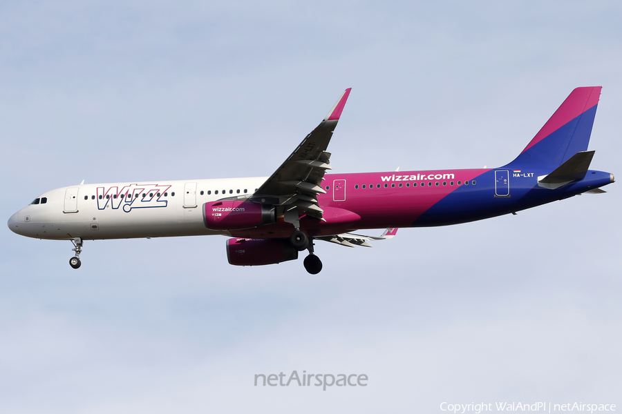 Wizz Air Airbus A321-231 (HA-LXT) | Photo 563131