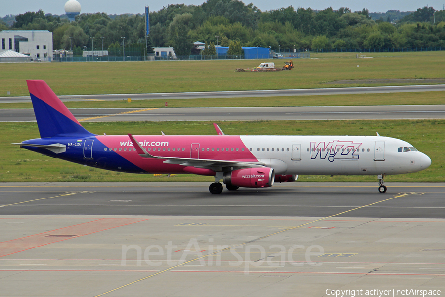 Wizz Air Airbus A321-231 (HA-LXU) | Photo 588875