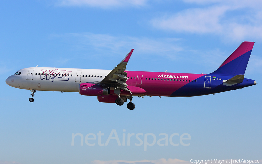Wizz Air Airbus A321-231 (HA-LXV) | Photo 381963
