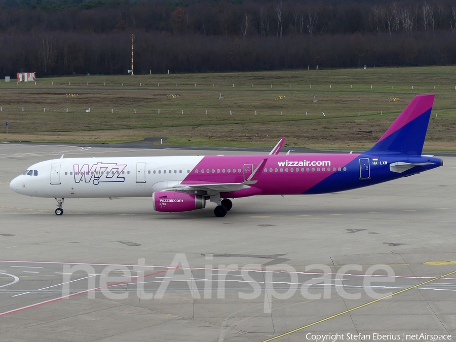 Wizz Air Airbus A321-231 (HA-LXW) | Photo 549347