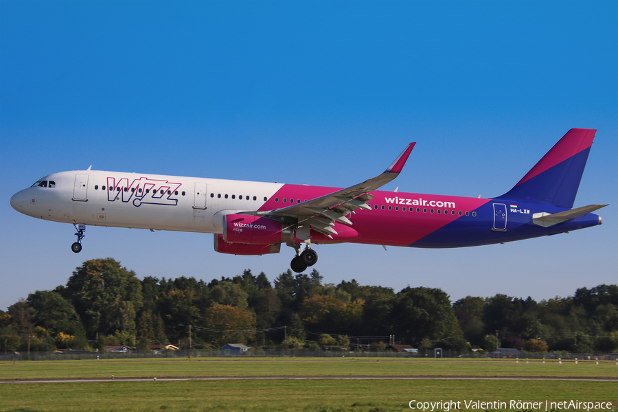 Wizz Air Airbus A321-231 (HA-LXW) | Photo 489359