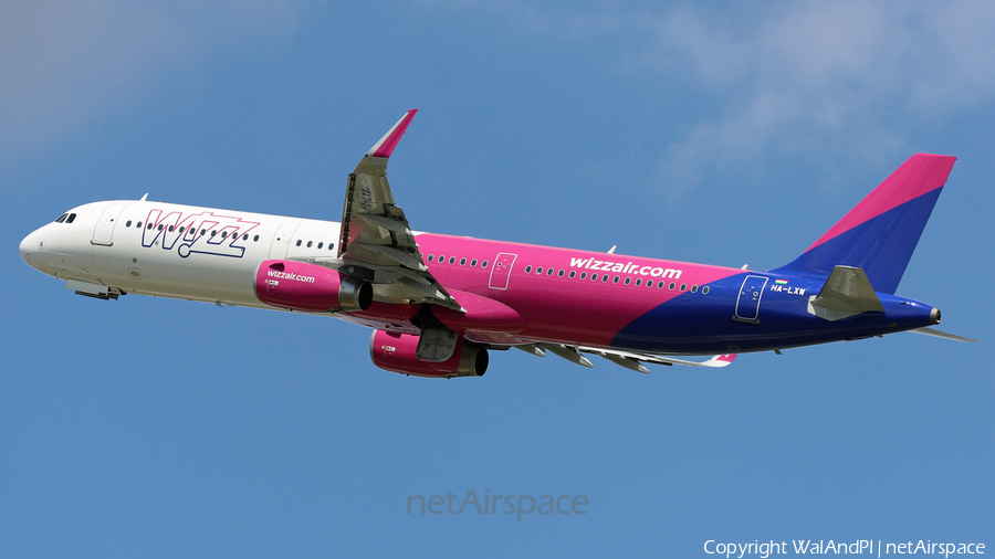 Wizz Air Airbus A321-231 (HA-LXW) | Photo 455611