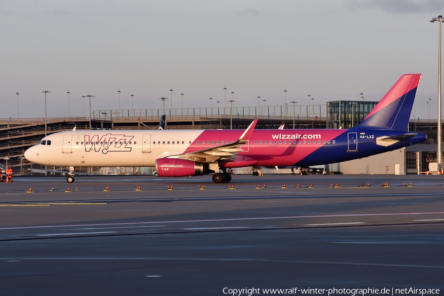 Wizz Air Airbus A321-231 (HA-LXZ) | Photo 437474