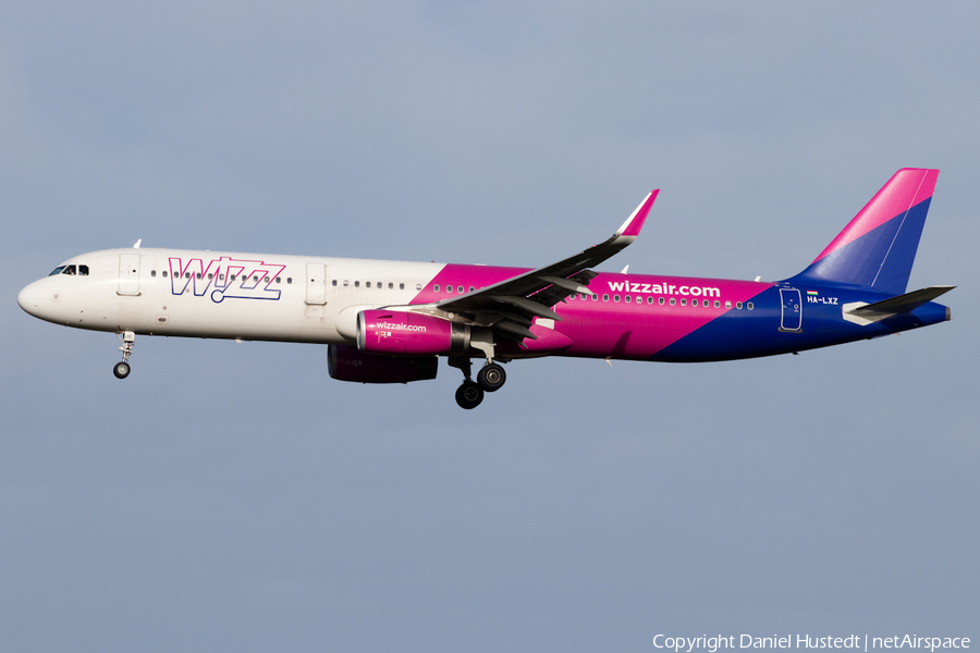 Wizz Air Airbus A321-231 (HA-LXZ) | Photo 528000