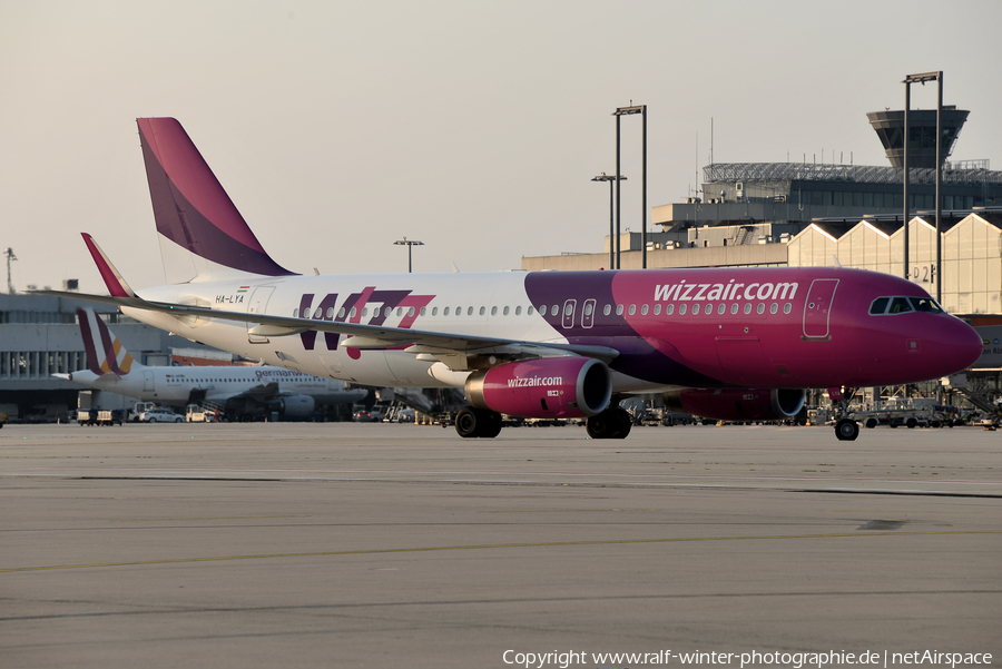 Wizz Air Airbus A320-232 (HA-LYA) | Photo 587587