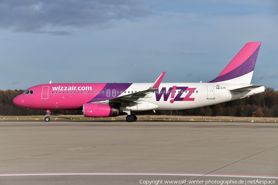 Wizz Air Airbus A320-232 (HA-LYI) | Photo 383393