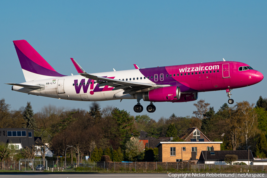 Wizz Air Airbus A320-232 (HA-LYJ) | Photo 504901