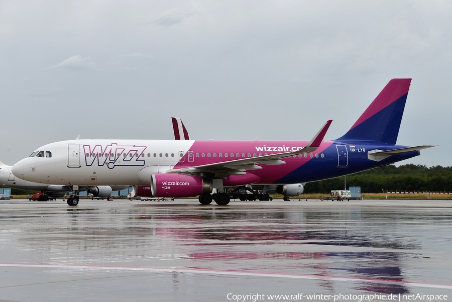 Wizz Air Airbus A320-232 (HA-LYQ) | Photo 410103