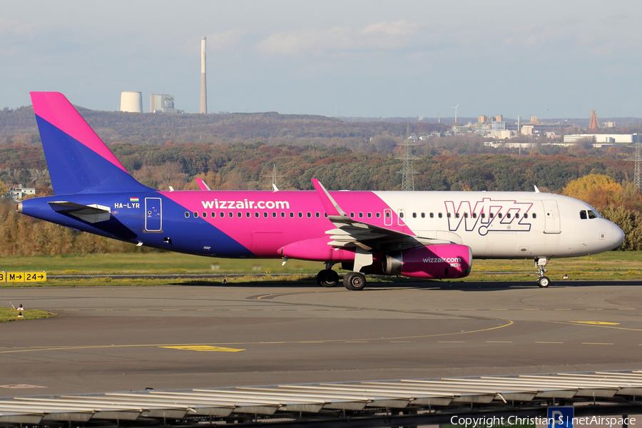 Wizz Air Airbus A320-232 (HA-LYR) | Photo 409401