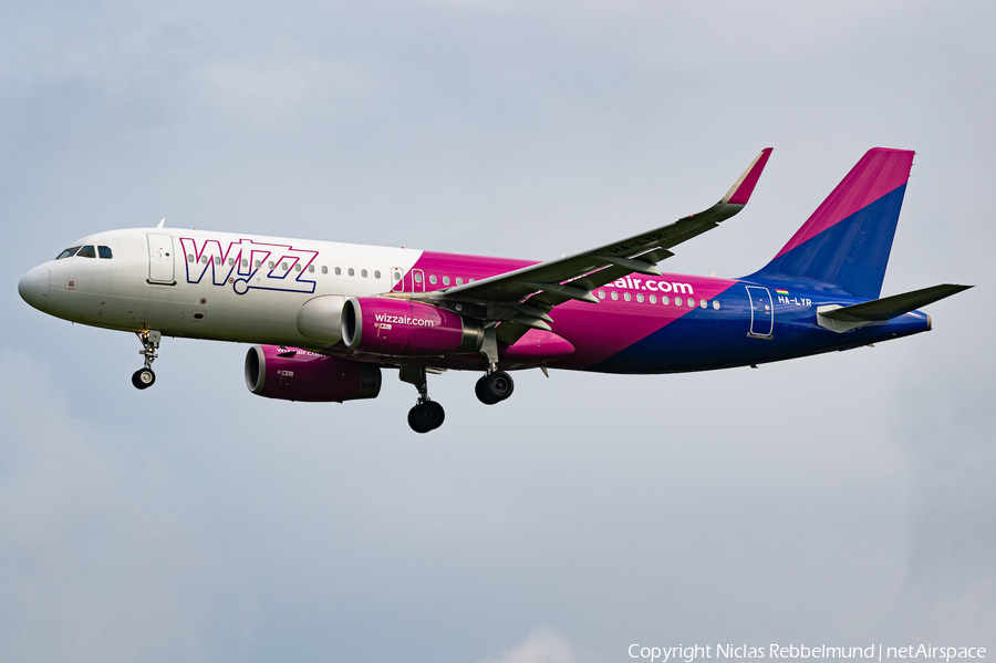 Wizz Air Airbus A320-232 (HA-LYR) | Photo 391122