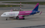 Wizz Air Airbus A320-232 (HA-LYS) at  Warsaw - Frederic Chopin International, Poland