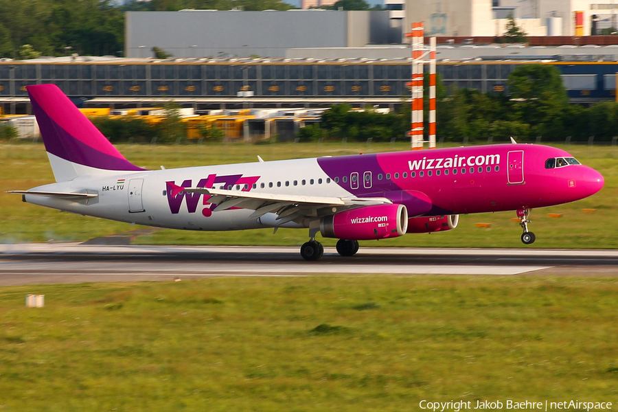 Wizz Air Airbus A320-232 (HA-LYU) | Photo 172399