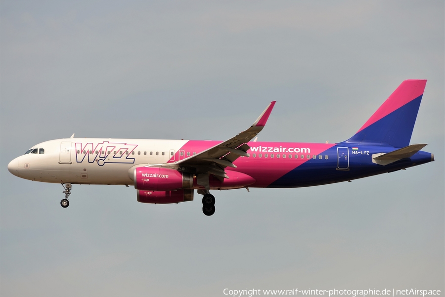 Wizz Air Airbus A320-232 (HA-LYZ) | Photo 388798
