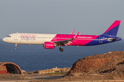 Wizz Air Airbus A321-271NX (HA-LZB) at  Gran Canaria, Spain