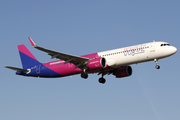 Wizz Air Airbus A321-271NX (HA-LZJ) at  Warsaw - Frederic Chopin International, Poland