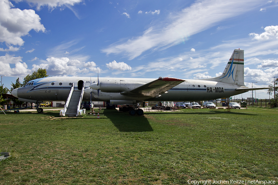 Malev Hungarian Airlines Ilyushin Il-18V (HA-MOA) | Photo 85224