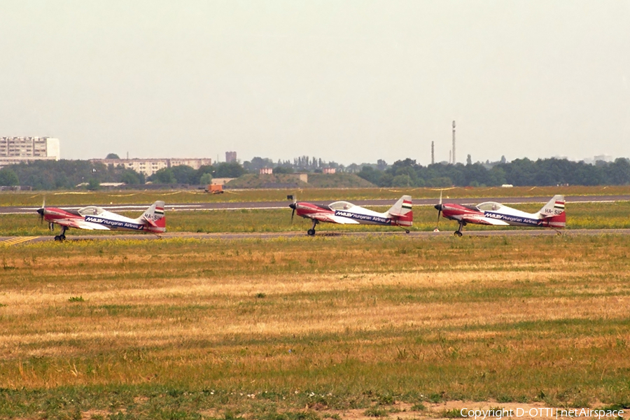 (Private) Extra EA-260 (HA-SIO) | Photo 230813
