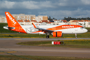 easyJet Switzerland Airbus A320-251N (HB-AYO) at  Porto, Portugal