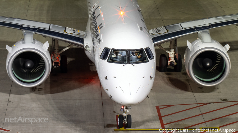 Helvetic Airways Embraer ERJ-190E2 (ERJ-190-300STD) (HB-AZC) | Photo 408512
