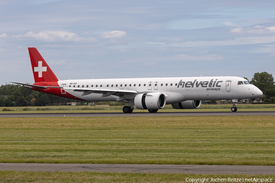 Helvetic Airways Embraer ERJ-195E2 (ERJ-190-400STD) (HB-AZI) | Photo 516583